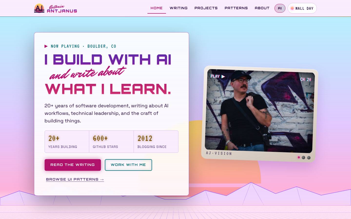Home page of the Vaporwave / Synthwave redesign